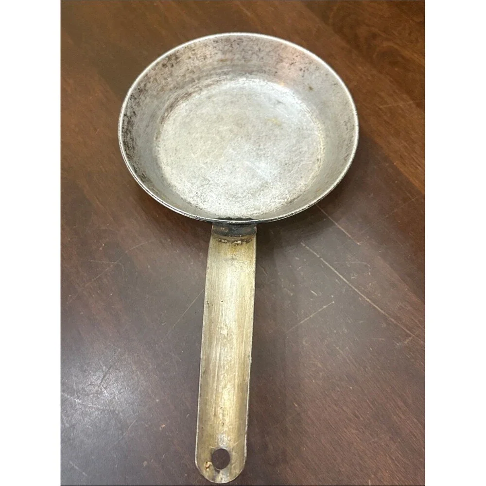 Vintage Wear‑Ever Aluminum Small Skillet Fry Pan No. 2506